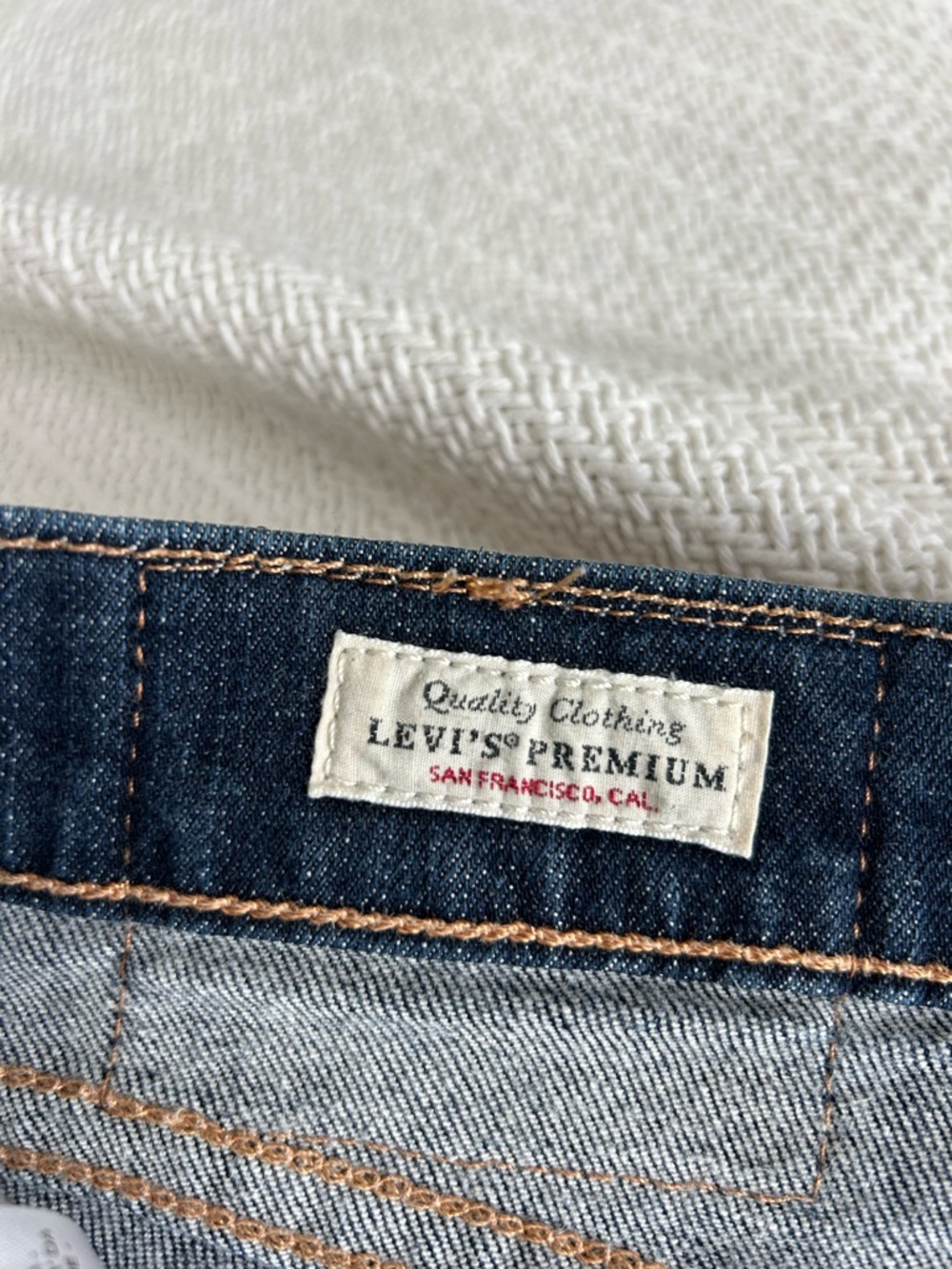 Levi's Men's Dark Blue Denim Jeans with Contrast Stitching